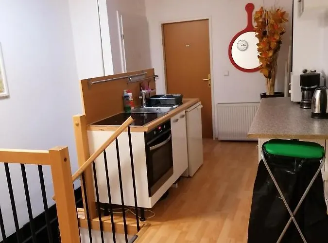 Favoriten-rooms Hostel *
