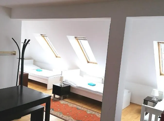 Favoriten-rooms Hostel Bécs